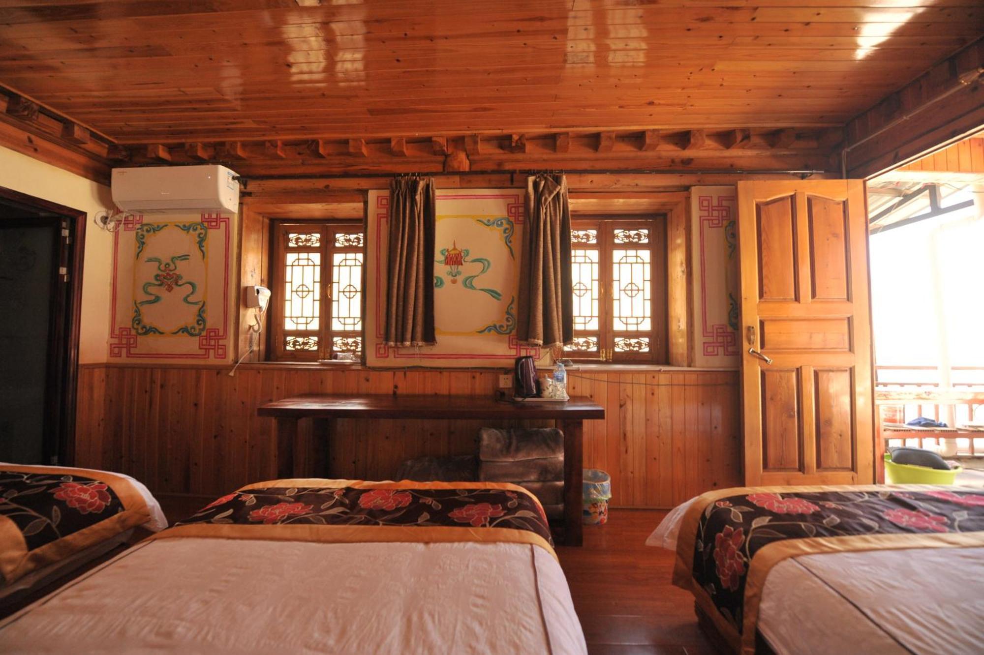 Tibet Guesthouse 虎跳峡卓玛客栈 Shangri-La Zewnętrze zdjęcie